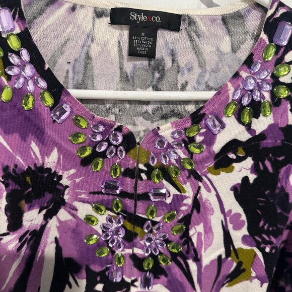 Ladies Sweater - Picture 1 of 3